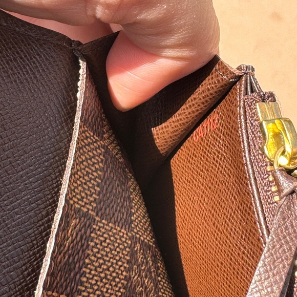 Authentic Louis Vuitton Portefeuille Emilie Damier Wallet Crossbody Bag - Picture 12 of 13